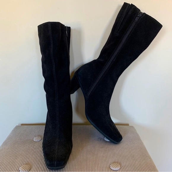 Boots - Picture 3 of 7